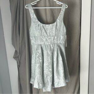 Elegant Save Floral Patterned Dress -NEW- Size: Large